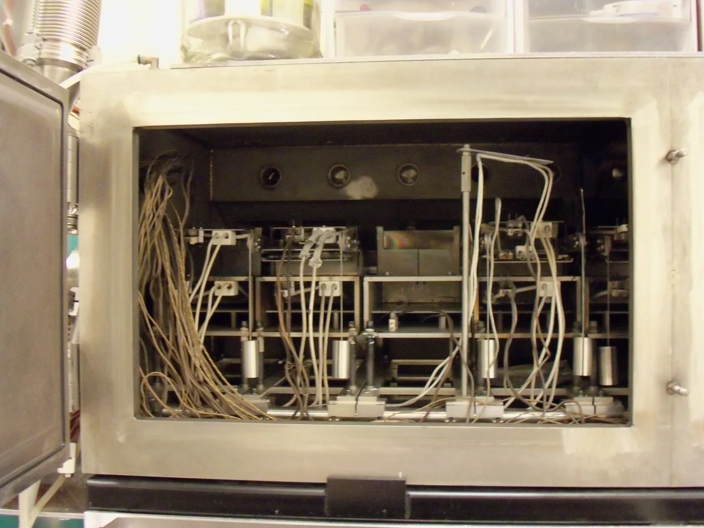 Interior of a multi-source vacuum deposition chamber